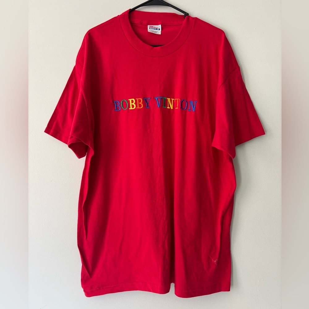 Vintage Retro Bobby Vinton Red Preppy T-shirt - Size Extra Large